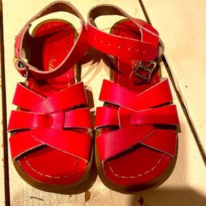 Kids red saltwater sandals like new!!